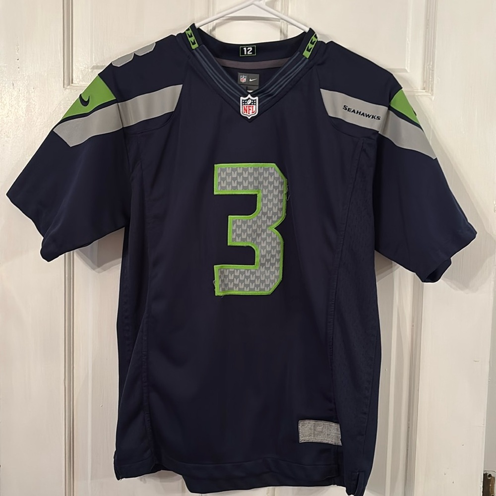 Boys large NFL Seahawks #3 Russell Wilson football jersey.